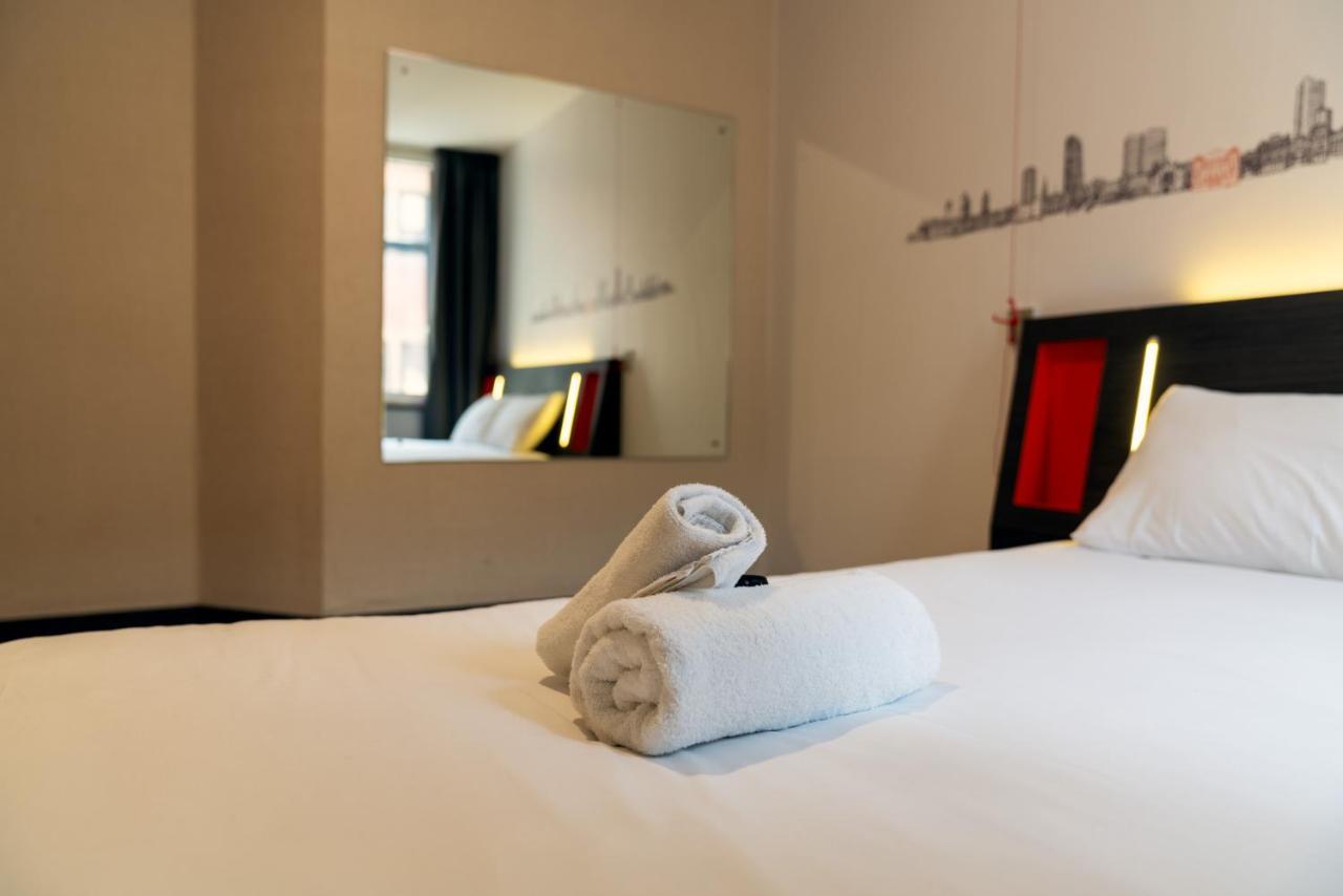 Easyhotel Leeds Esterno foto