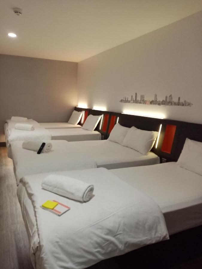 Easyhotel Leeds Esterno foto