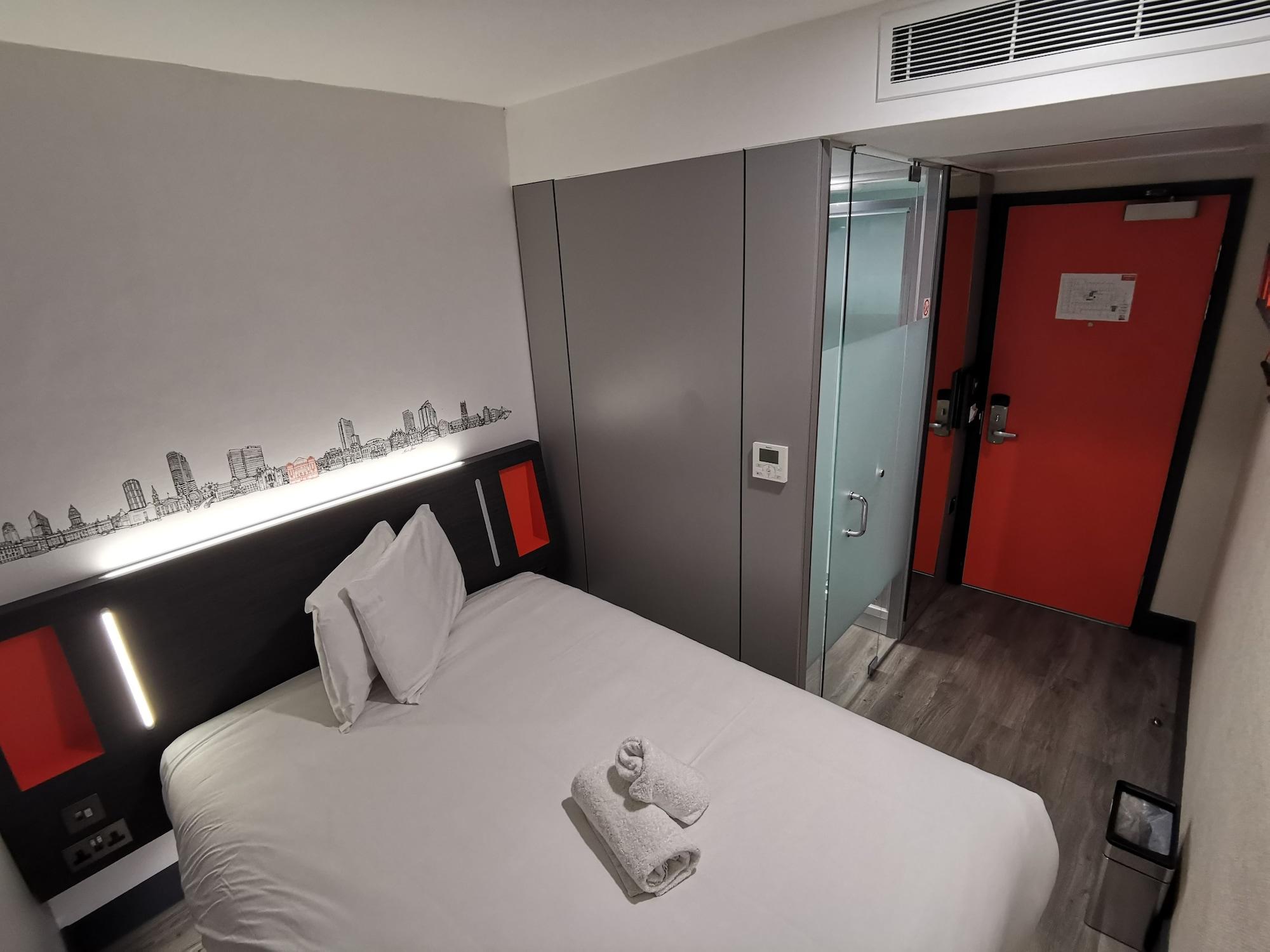 Easyhotel Leeds Esterno foto