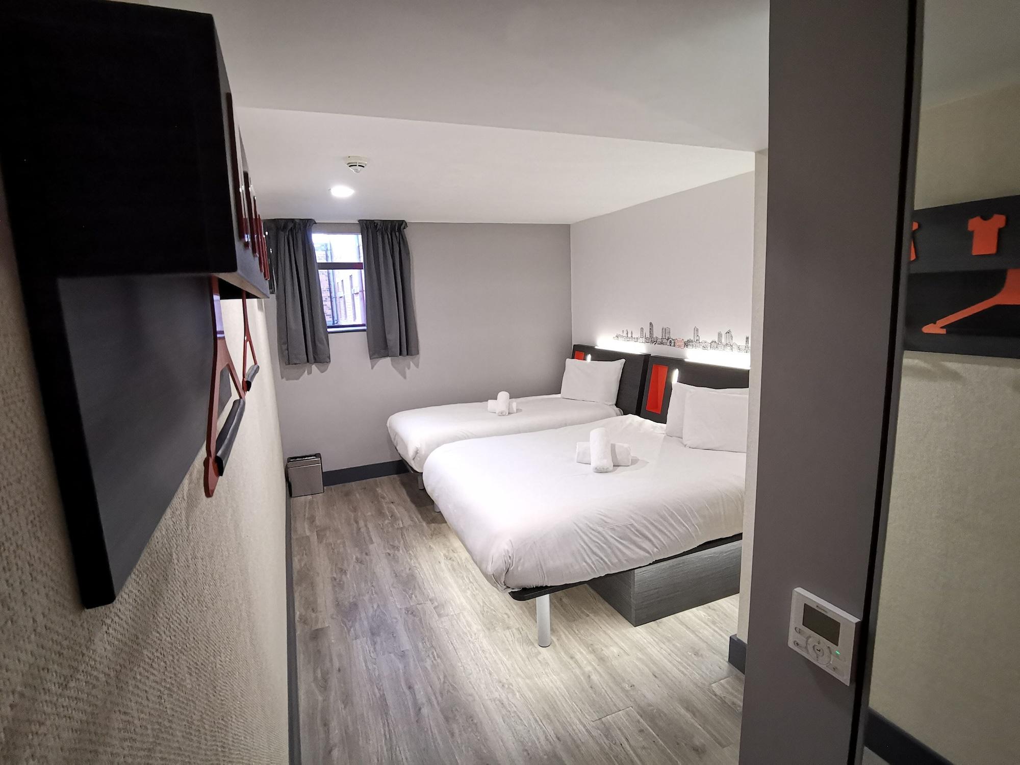 Easyhotel Leeds Esterno foto