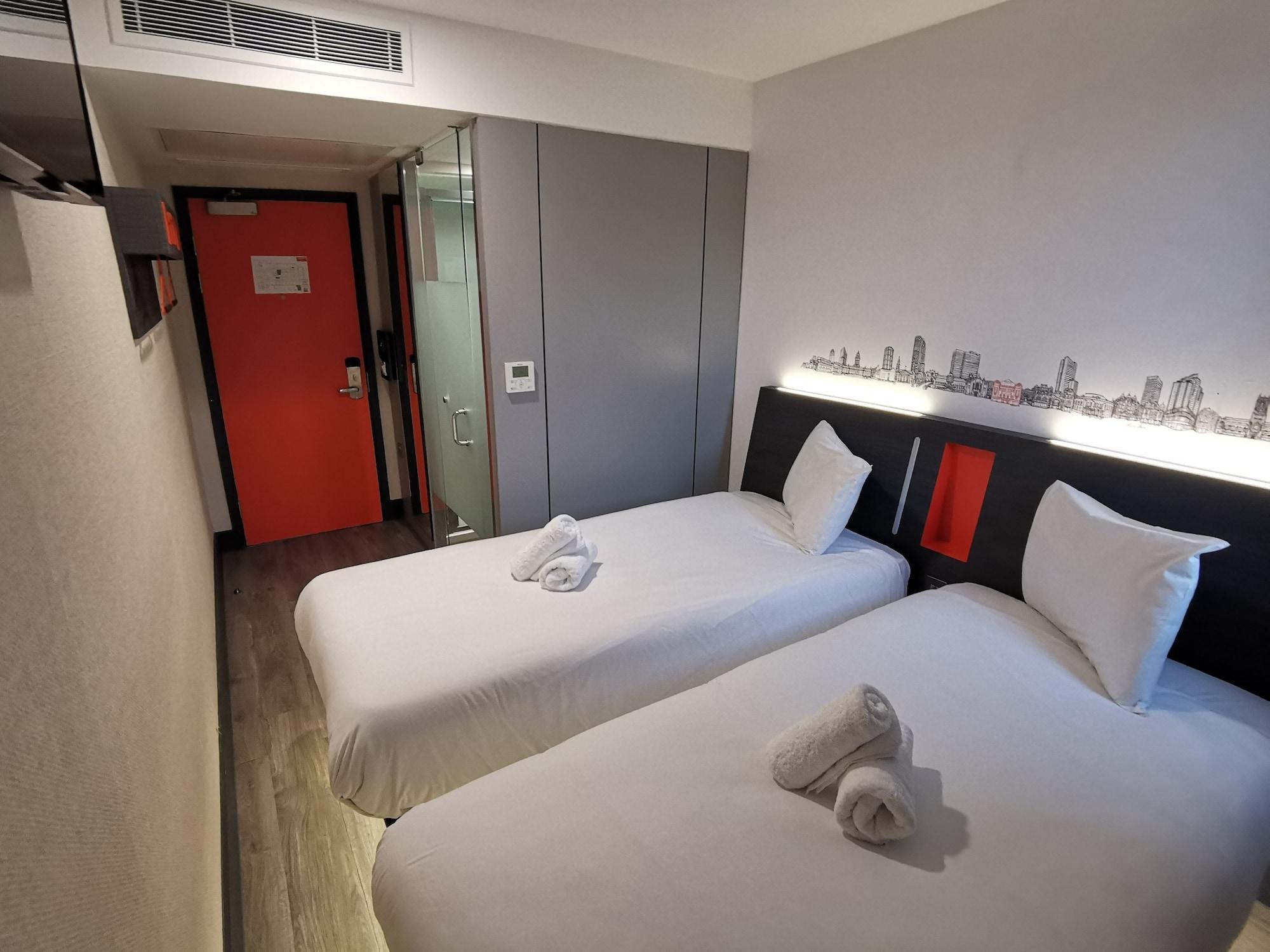 Easyhotel Leeds Esterno foto