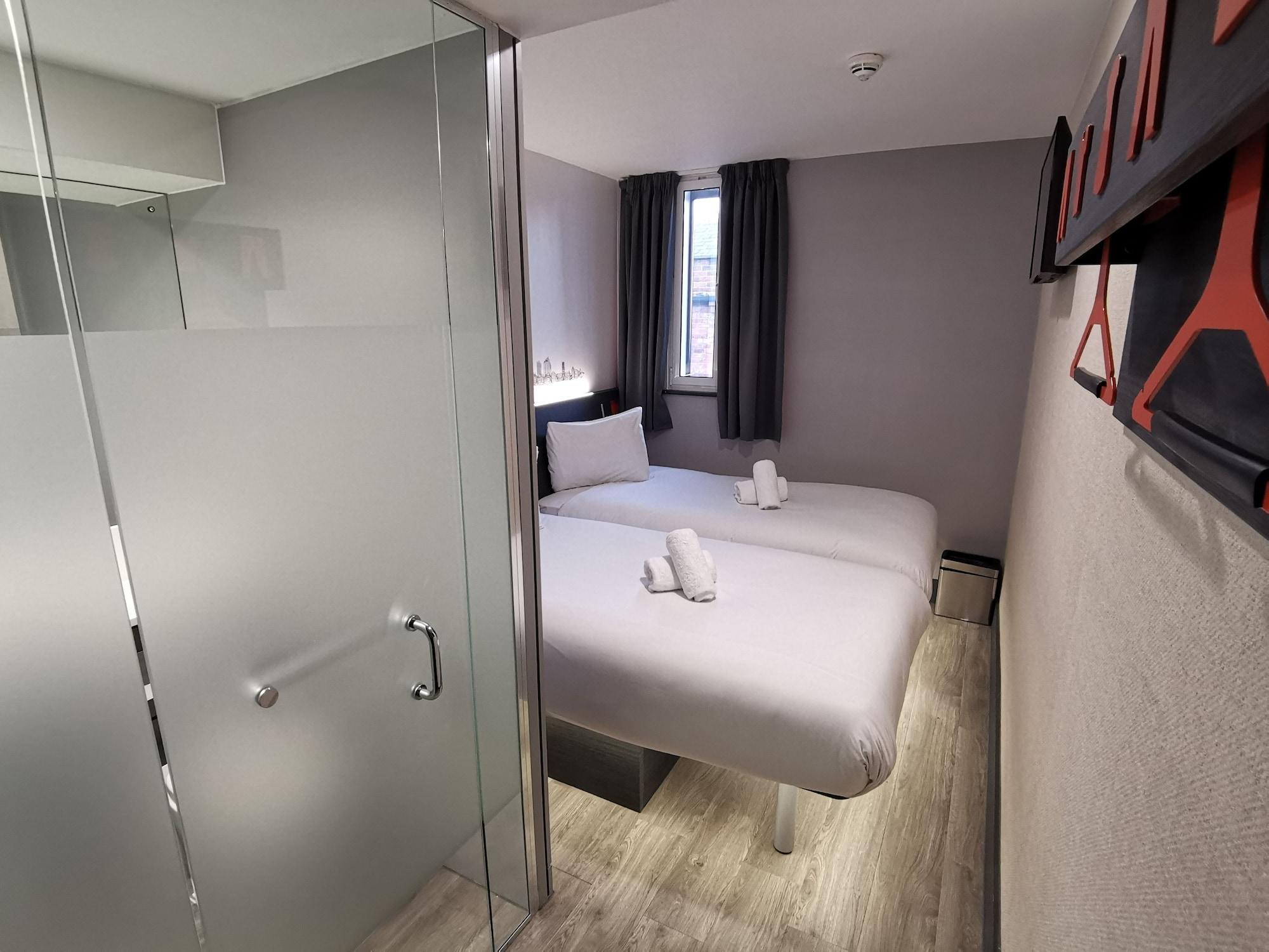 Easyhotel Leeds Esterno foto