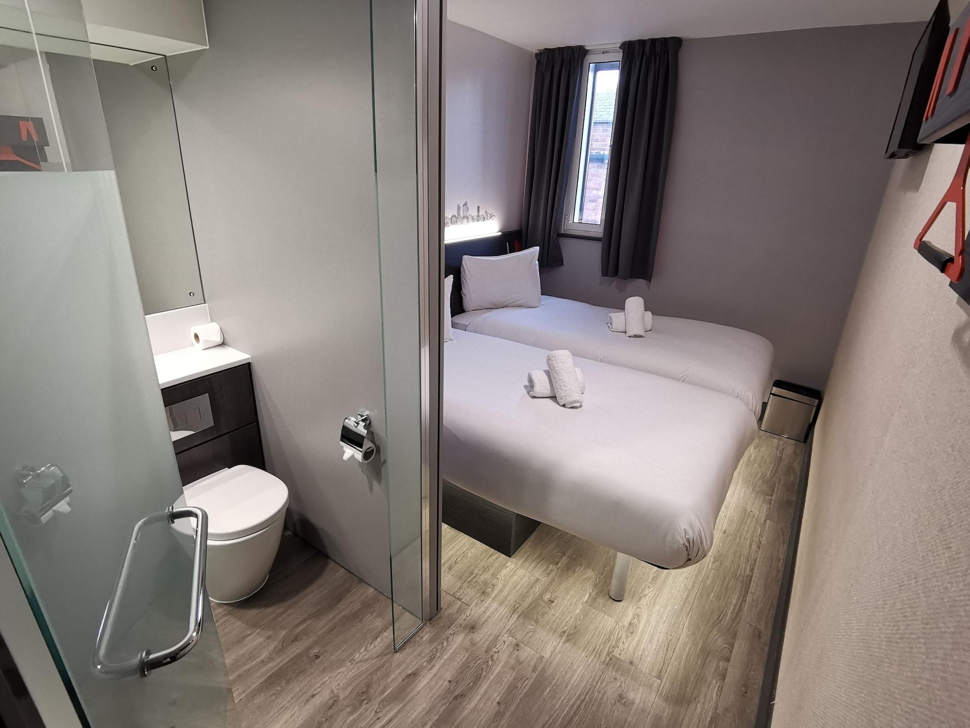 Easyhotel Leeds Esterno foto
