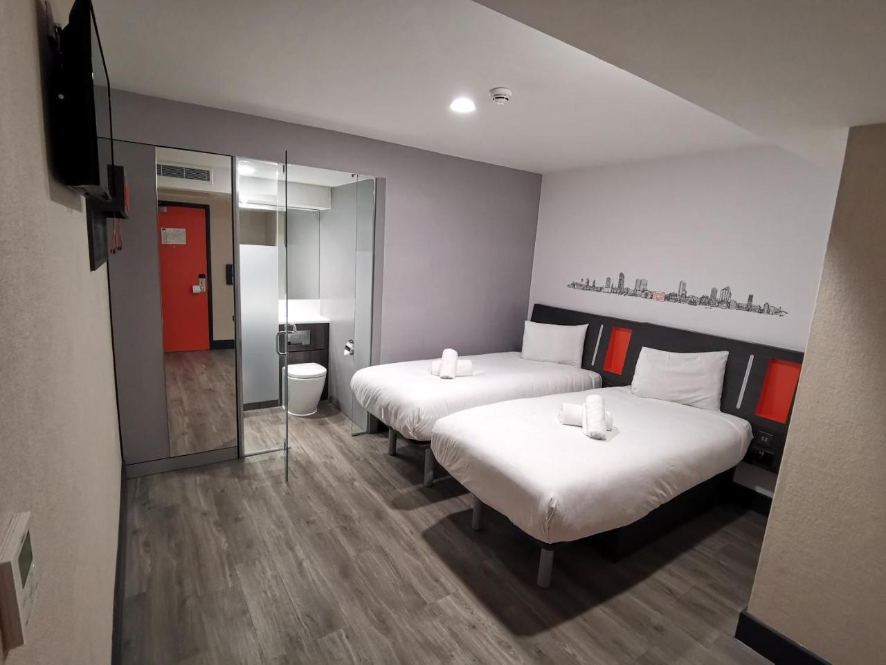 Easyhotel Leeds Esterno foto